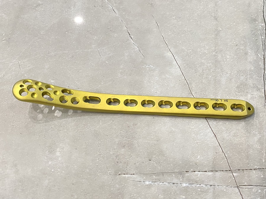 Plaque de verrouillage tibial médial distal