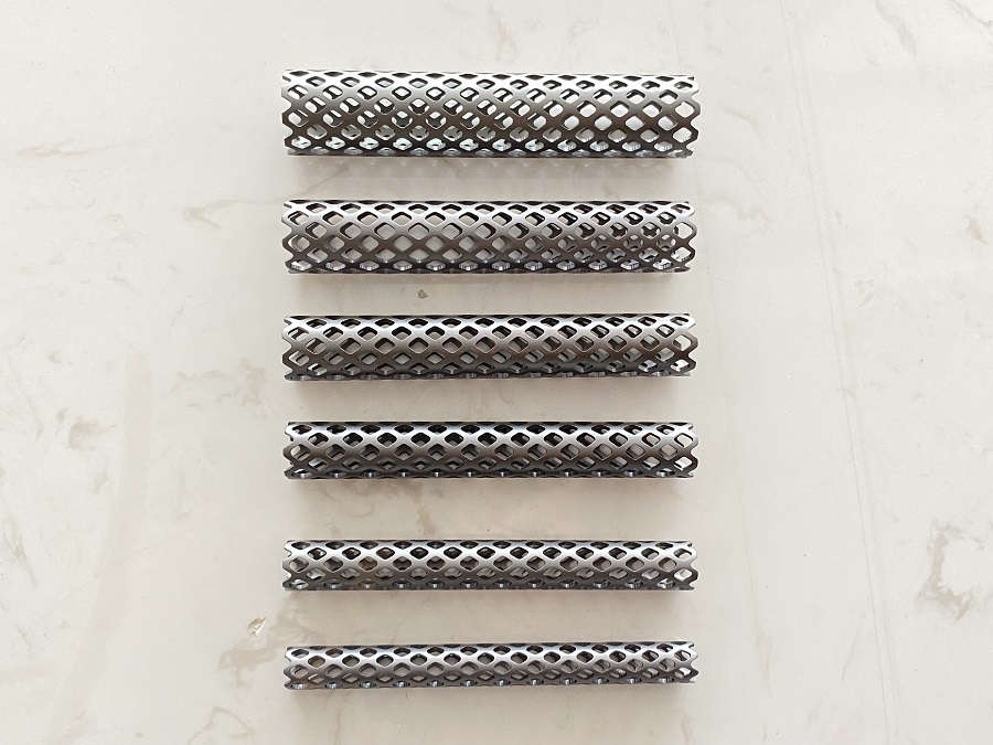 Cage en maille de titane