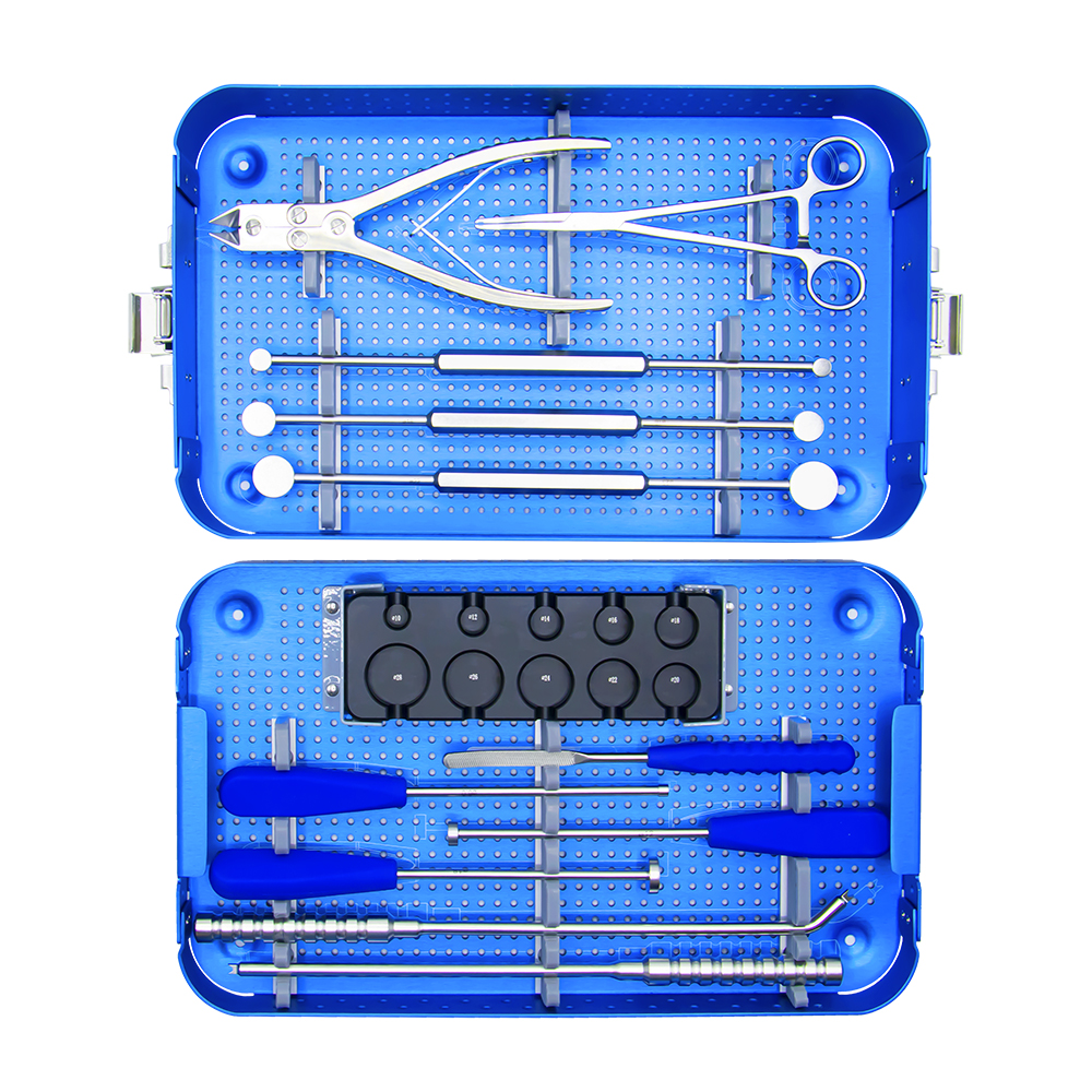 Ensemble d\'instruments à cage en maille de titane