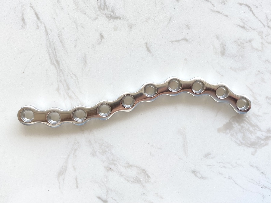 Syst&egrave;me de plaque et de vis S-Clavicle