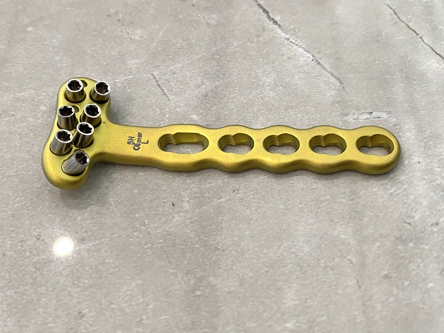 Plaque de verrouillage radiale palmaire distale (avec guide de per&ccedil;age)