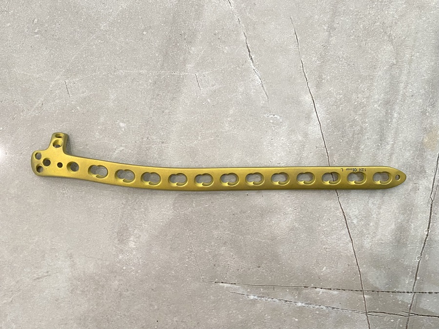 Plaque de verrouillage hum&eacute;rale distale lat&eacute;rale