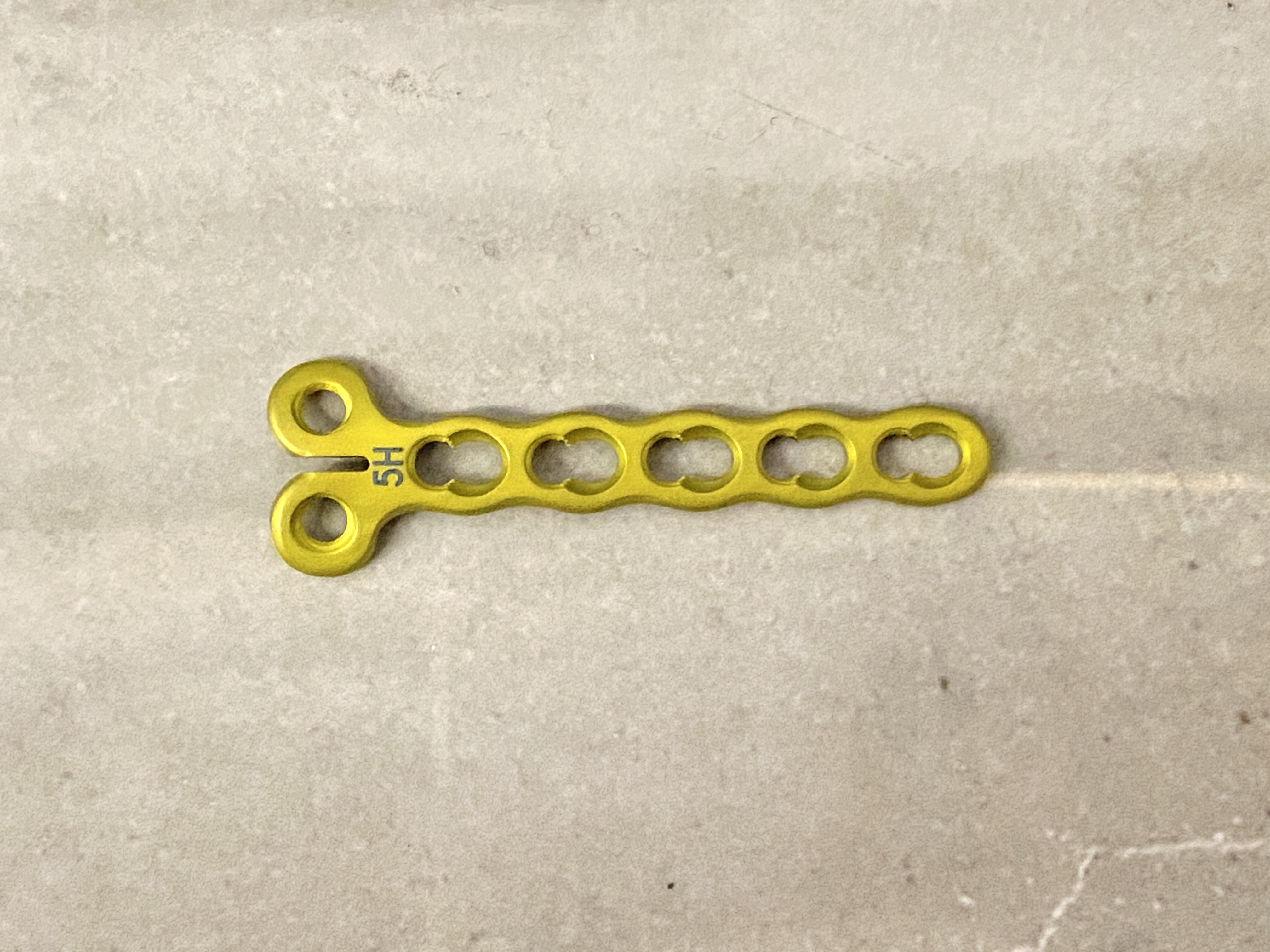 MINI PLAQUE DE VERROUILLAGE CONDYLIEN 2.7 MM