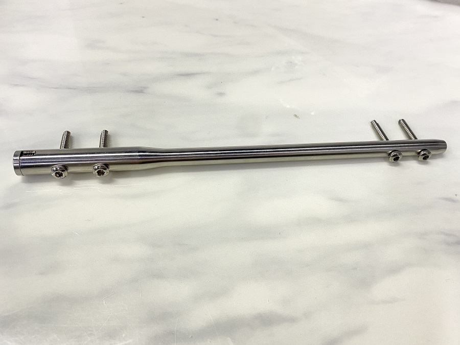 Clou intram&eacute;dullaire f&eacute;moral invers&eacute; 