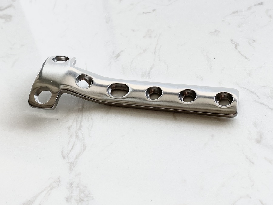 Plaque en forme de T