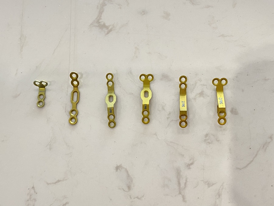 Syst&egrave;me de laminoplastie cervicale post&eacute;rieure