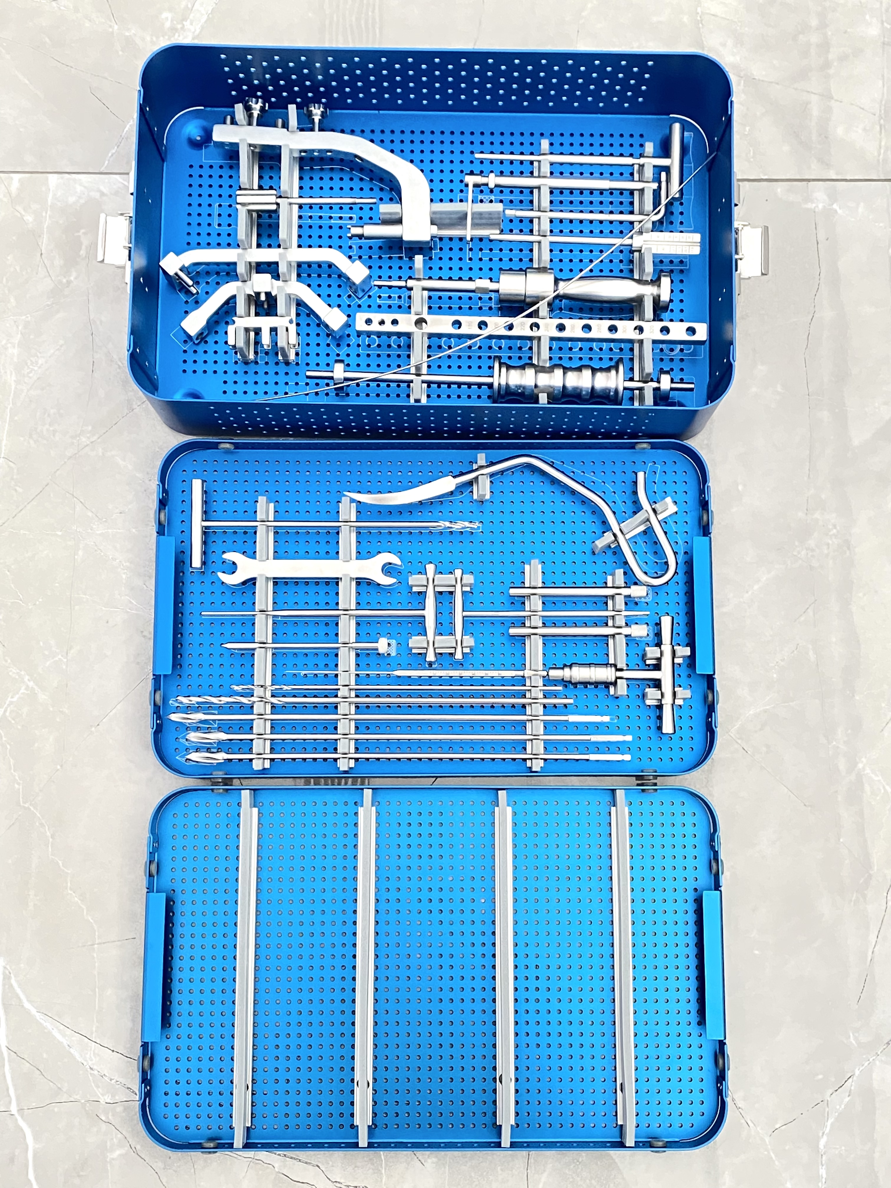 set d'instruments pour clou intram&eacute;dullaire hum&eacute;ral