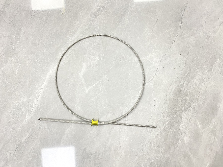 C&acirc;ble orthop&eacute;dique en titane